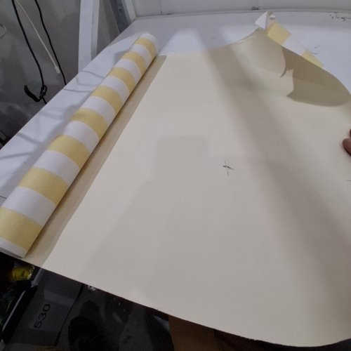 TRADITIONAL STYLE WALLPAPER/ SHELF LINER NON-ADHESIVE -21" X 150FT APPROX. - YELLOW/ WHITE image 3