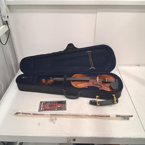 PYLE FULL-SIZE BEGGINERS VIOLIN KIT WITH TRAVEL CASE (MODEL: PGVILN20) image 3