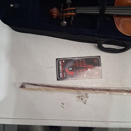 PYLE FULL-SIZE BEGGINERS VIOLIN KIT WITH TRAVEL CASE (MODEL: PGVILN20) image 4