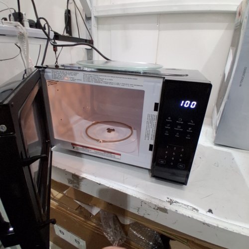 CHEFMAN COUNTERTOP MICROWAVE OVEN WITH CHILD SAFETY LOCK - 0.9 CU.FT 900W - BLACK (MODEL: RJ55-9-V2-CA) image 2