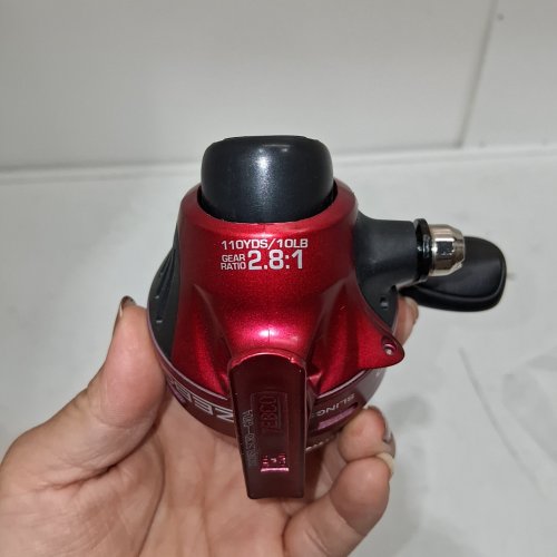 ZEBCO SLINGSHOT SPINCAST REEL, RIGHT HAND RETRIEVE PRE SPOOLED WITH 10 LBS LINE - RED (MODEL: 202MSLSCBL-GWH3) image 4