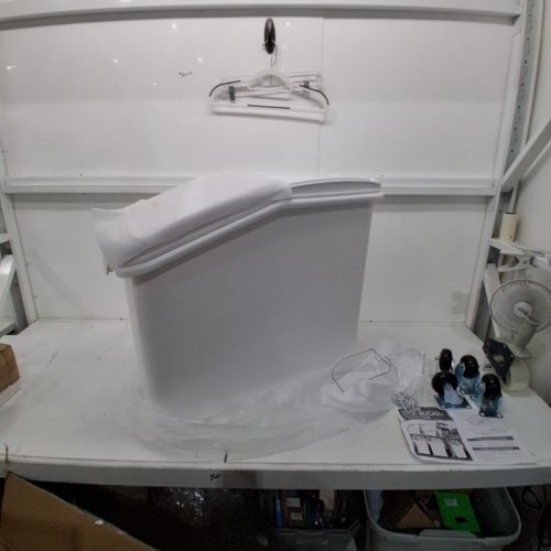 VEVOR COMMERCIAL GRADE RICE BUCKET ON WHEELS WITH LARGE SCOOP - 21GAL (APPROX 420 CUPS STORAGE ) - WHITE image 2