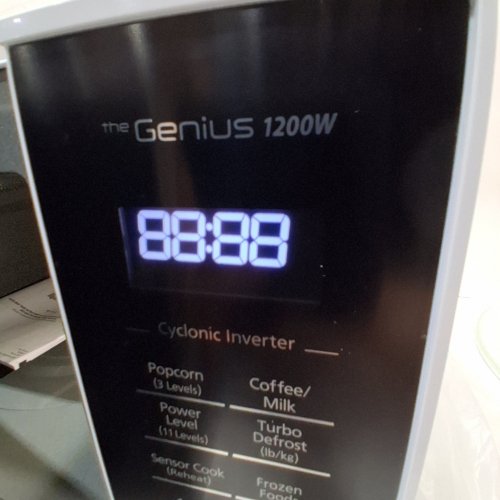 PANASONIC FAMILY SIZE CYCLONIC INVERTER MICROWAVE OVEN - 1.6 CU.FT - 1200W - WHITE (MODEL: NN-ST75LW) image 2