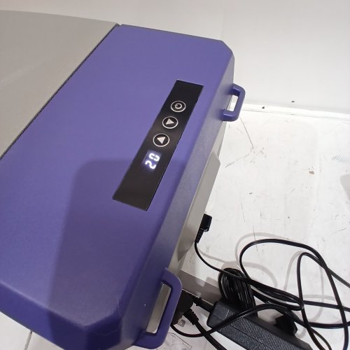 ZCAMP ELECTRIC MINI PORTABLE FREEZER/ REFRIGERATOR ,- 10 QUART - 12 VOLT - GREY/BLUE (MODEL: X9 ) image 2
