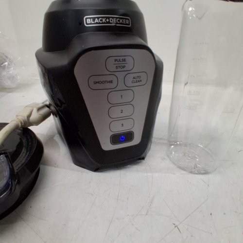 BLACK+DECKER DIGITAL BLENDER WITH PERFECTPOUR GLASS JAR & SINGLE SERVE SIP CUP - 700W, 24 OZ- BLACK (MODEL: BL2307GBC) image 2