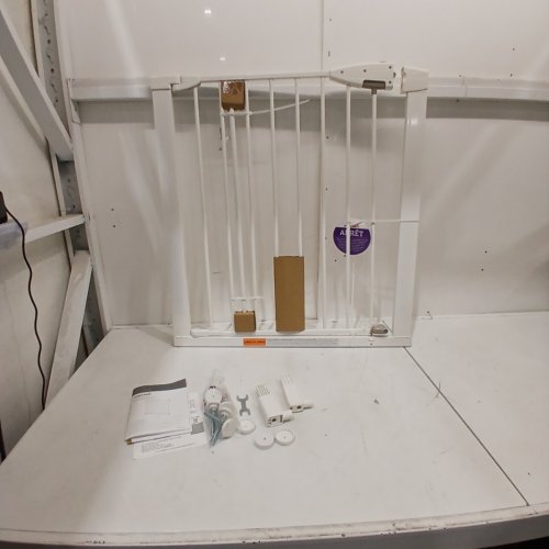 MUNCHKIN EASY CLOSE METAL BABY GATE - 29.5" - 35" X 29.5" - WHITE (MK0002-012) image 2
