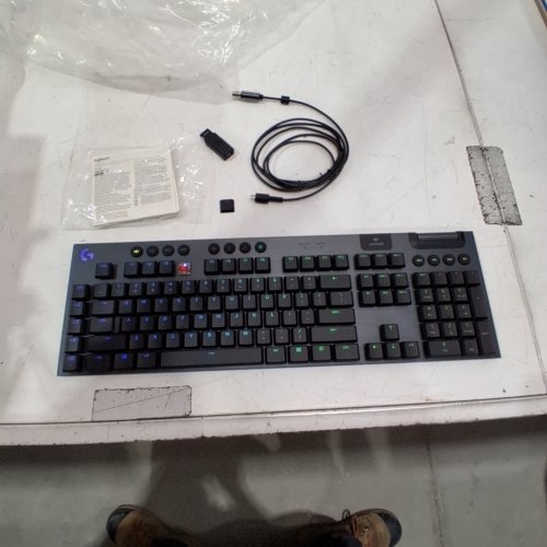 LOGITECH G915 LIGHTSPEED RGB WIRELESS BLUETOOTH MECHANICAL GAMING KEYBOARD, GL TACTILE BROWN SWITCHES, LIGHTSYNC RGB - BLACK (MODEL: Y-R0069) image 2