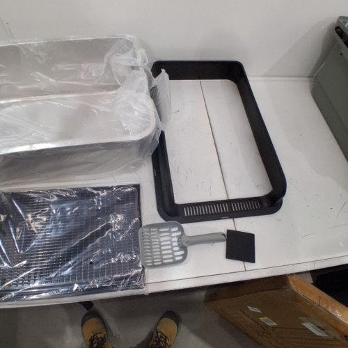 STAINLESS STEEL CAT LITTER BOX WITH SCOOP AND LITTER MAT - 23.5" X 15.5" X 8" - GREY/SILVER image 3