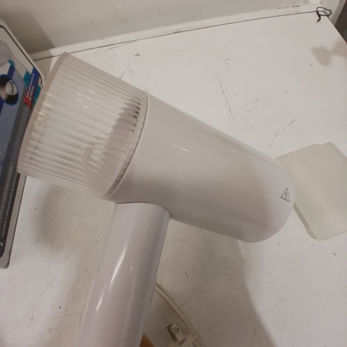BEAUTURAL HANDHELD FOLDABLE GARMENT STEAMER - 1000WATTS - MODEL#722NA-0009 image 2
