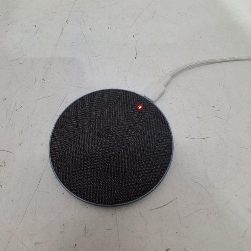 ONN WIRELESS FAST CHARGING PAD - 15W - BLACK (MODEL: CHPAD15F) image 2