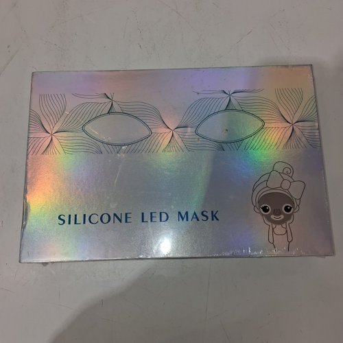 SILICONE LED LIGHT THERAPY MASK - 400LEDS, 2000MAH - WHITE image 3