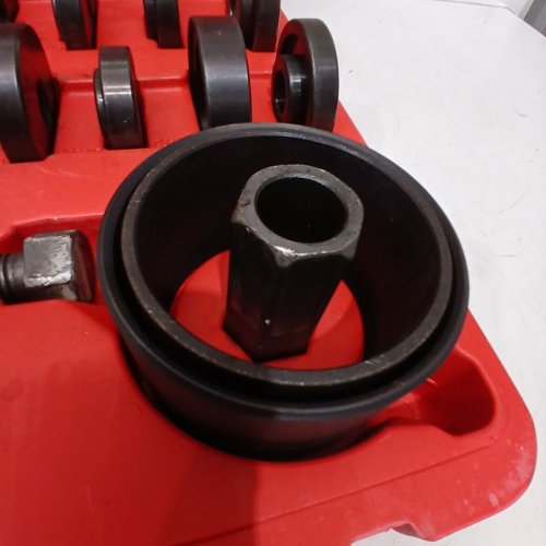 24PC DAYUAN FRONT WHEEL DRIVE BEARING REMOVAL TOOL KIT - RED image 4