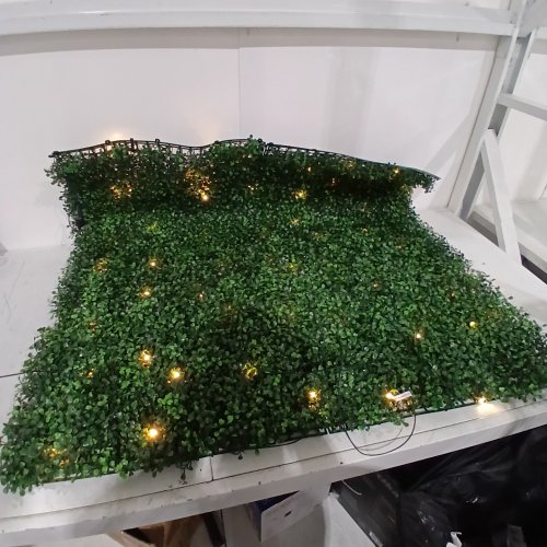 GOLDEN SELECT ARTIFICIAL BOXWOOD HEDGE PRIVACY IVY PANEL WITH 100 LED LIGHTS - 38" X 38" (3.2FT) - 10.7 SQ. FT COVERAGE - GREEN (MODEL:BOXWOOD400) image 2