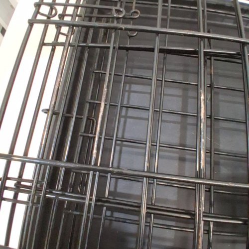 AMAZON BASICS FOLDABLE METAL WIRE DOUBLE DOOR DOG CRATE WITH TRAY - 36" X 23" X 25" - BLACK (MODEL: ‎9001N-36B) image 4