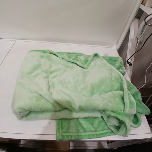 KATE SPADE PLUSH THROW BLANKET - QUEEN - MINT GREEN (MODEL: 1859162) image 3
