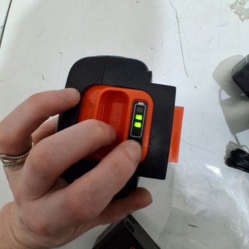 BLACK+DECKER 40V 1.5 AH MAX LITHIUM ION BATTERY AND CHARGER (MODEL: LBX1540) image 2