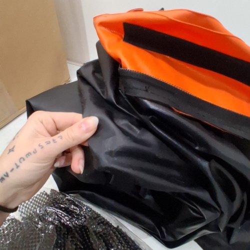 FIVKLEMNZ CAR ROOF BAG ROOFTOP TOP CARGO CARRIER BAG WITH ANTI-SLIP MAT + 8 REINFORCED STRAPS - 15 CUBIC FEET - BLACK/ORANGE image 4