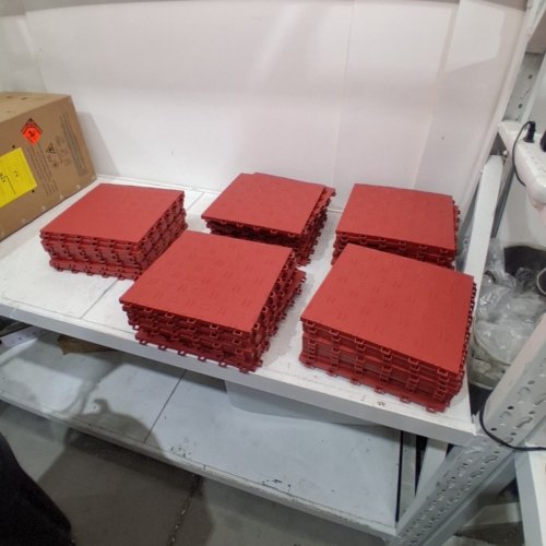 50PK VEVOR INTERLOCKING NON-SLIP GARAGE TILES - 12" - 50SQ.FT TOTAL COVERAGE - 5500LB CAP - RED - (MODEL: JQ-3050RD) image 2