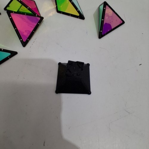 TOSY MAGNET PYRAMID - 1 CUBE TRANSFORMS INTO 1 BILLION SHAPES - BLACK image 3