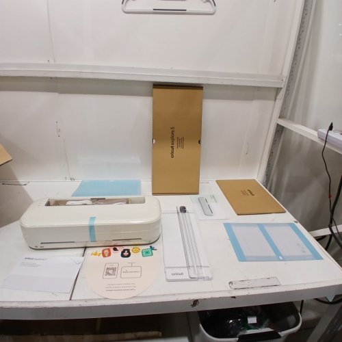 CRICUT EXPLORE 5 CUTTING MACHINE - TAUPE (MODEL: CXPL204C / 8003147) image 2