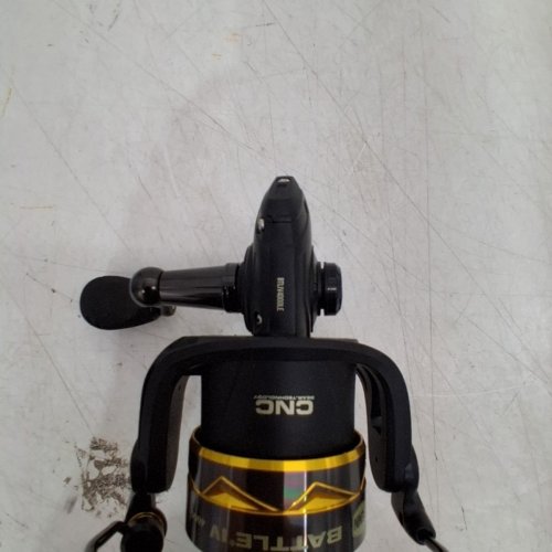 PENN BATTLE IV SPINNING FISHING REEL - FULL METAL BODY AND SIDEPLATE, CNC GEARS - 6.2:1 RATIO - SIZE 3000 - GOLD/BLACK (MODEL: BTLIV4000LE) image 5