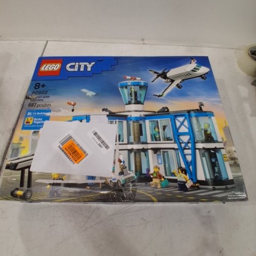 887PC LEGO AIRPORT WITH AIRPLANE (MODEL: 60502) image 4