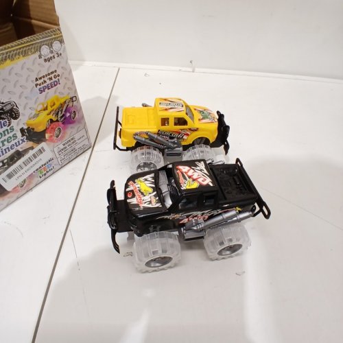 2PK ART CREATIVITY LIGHT UP MONSTER TRUCK SET - YELLOW / BLACK image 2