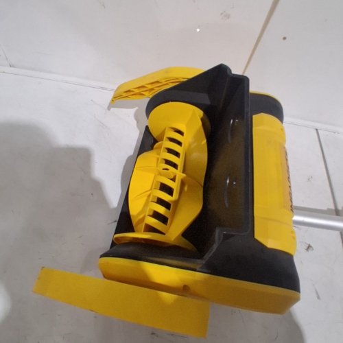 YSMJ CORDLESS ELECTRIC SHOW SHOVEL WITH ADJUSTABLE DIRECTIONAL PLATE AND SKIS FOR EASIER MOVEABILITY WITH 2 BATTERIES AND CHARGER - 14"W, 40V, 30 MIN RUNTIME PER BATTERY - YELLOW (MODEL:CX-SXJ02) image 5