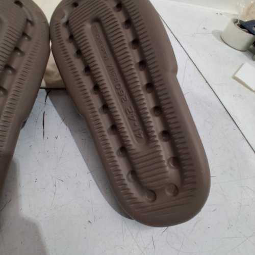 UNISEX MELLOW SOFT CLOUD SLIDES / SLIPPERS - MEN'S : 8-9 / WOMEN'S : 9-10 - BROWN (MODEL : ML05) image 4