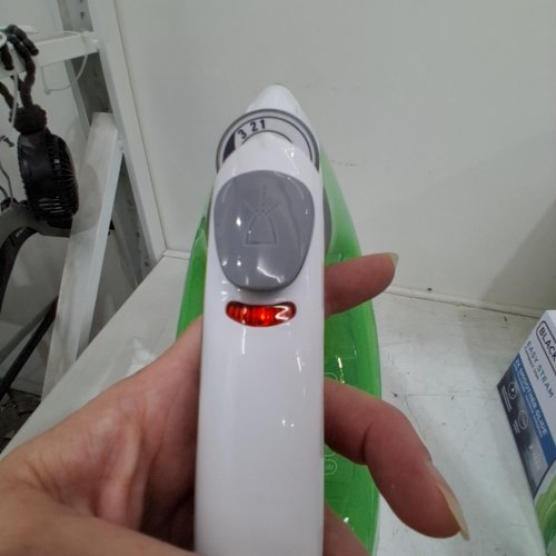 BLACK & DECKER EASY STEAM COMPACT IRON - LIME GREEN (MODEL: IR02V) image 2