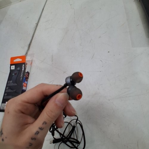 JBL TUNE 310C WIRED HEADPHONES WITH FLAT CABLE AND 3 BUTTON REMOTE AND MICROPHONE - USB-C - BLACK image 3