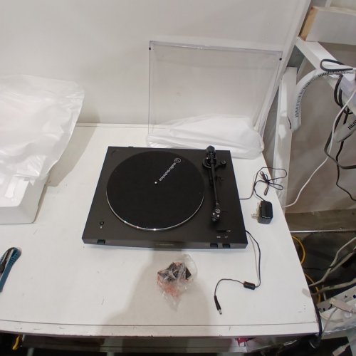 AUDIO-TECHNICA FULLY AUTOMATIC BELT-DRIVE STEREO TURNTABLE WITH BLUETOOTH CONNECTION - BLACK (MODEL: AT-LP3XBT) image 3