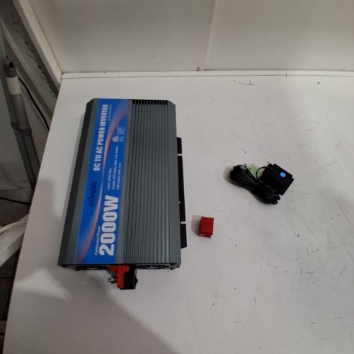 GIANDEL 2000W POWER INVERTER - 12V DC TO 110V 120V AC (MODEL: PM-2000KAR) image 2