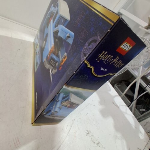 LEGO HARRY POTTER ENCHANTED FLYING FORD ANGLIA - 868 PCS - BLUE (MODEL: 76470) image 5