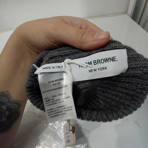 THOM BROWNE RIBBED 4-BAR CASHMERE CUFF BEANIE HAT - ONE SIZE - MEDIUM GREY (MODEL: MKH009A-00011) image 7