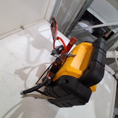 CAT LITHIUM JUMP STARTER, LED LIGHT AND DUAL CHARGING PORTS - 2500A - YELLOW / BLACK (MODEL: 1971614) image 4