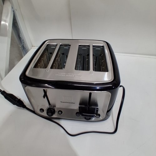 TOASTMASTER 4-SLICE TOASTER WITH EXTRA WIDE SLOTS, BAGEL TOASTING, AND DEFROST MODE - BLACK (MODEL: TM-46TSC) image 2