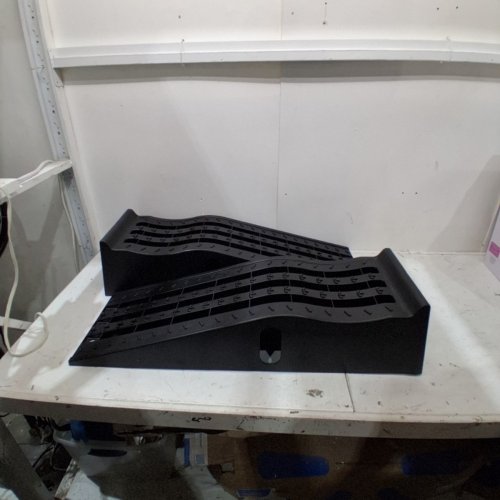 ROBLOCK HEAVY DUTY LOW PROFILE VEHICLE RAMPS 13000LB CAPACITY - 35.6" X 8" - BLACK - (MODEL: TS295AU) image 2