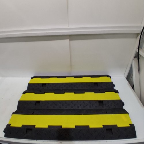 3PK VEVOR HEAVY DUTY RUBBER CABLE PROTECTOR RAMP - 12000LBS /AXLE CAPACITY - 38.58" X 9.45" X 1.77" - BLACK/YELLOW (MODEL: ‎RUBBER3PCS / CP-R02-3) image 2