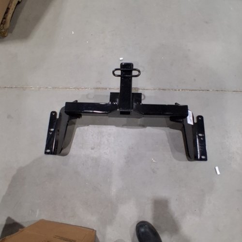 CURT TRAILER HITCH RECEIVER - FOR CHECORLET EQUNIOX- BLACK (MODEL: 13439) image 2