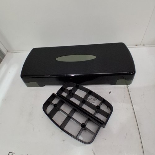 AMAZON BASICS ADJUSTABLE AEROBIC EXERCISE STEP PLATFORM - GREEN/BLACK image 2