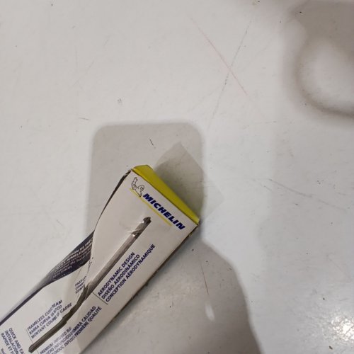 MICHELIN PREMIUM INFUSED RUBBER GUARDIAN BEAM WIPER BLADE - DRIVER SIDE - BLACK (MODEL: 1680380) image 2