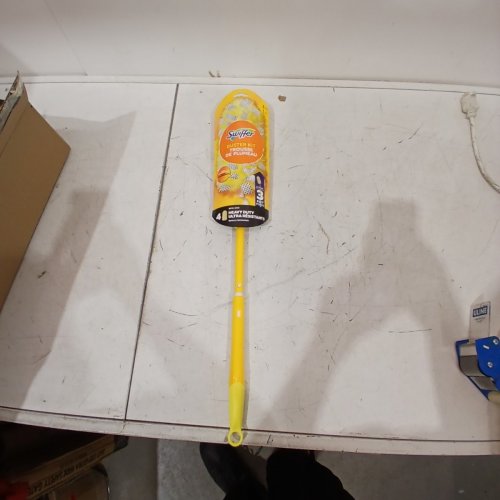 SWIFFER DUSTERS HEAVY DUTY 3FT EXTENDABLE HANDLE STARTER KIT FOR MULTI SURFACE CLEANING (COMES WITH 4 DUSTERS) image 2