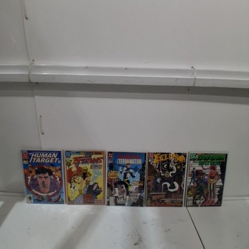10 ASSTD DC COMIC BOOKS - GREEN LANTERN #18, DEATHSTROKE THE TERMINATOR #10, #24, TEAM TITANS #1, #5, THE NEW TITANS #77, SUICIDE SQUAD #59, HUMAN TARGET #1, DOOM PATROL #4, ECLIPSO #7 - VARIOUS AUTHORS image 3
