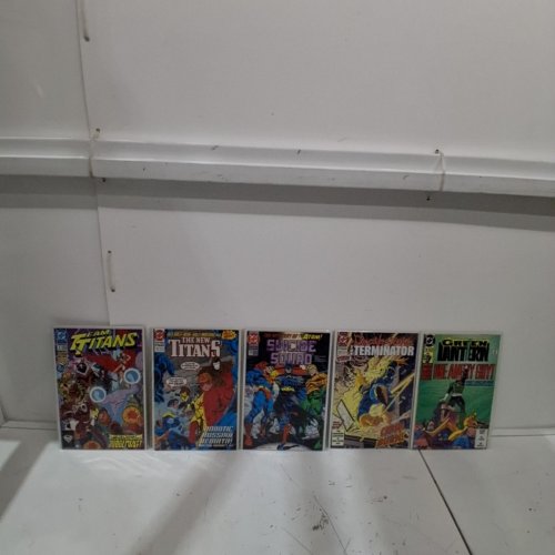 10 ASSTD DC COMIC BOOKS - GREEN LANTERN #18, DEATHSTROKE THE TERMINATOR #10, #24, TEAM TITANS #1, #5, THE NEW TITANS #77, SUICIDE SQUAD #59, HUMAN TARGET #1, DOOM PATROL #4, ECLIPSO #7 - VARIOUS AUTHORS image 4