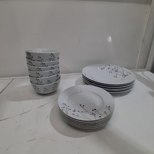 18PC AMAZON BASICS DINNERWARE SET - SERVICE FOR 6 - WHITE BRANCHES image 2
