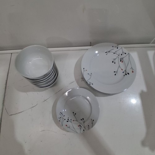 18PC AMAZON BASICS DINNERWARE SET - SERVICE FOR 6 - WHITE BRANCHES image 3