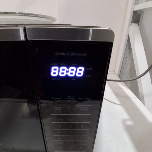 PANASONIC MICROWAVE OVEN - 0.9 CU. FT, 900W - BLACK AND STAINLESS (MODEL: NN-SB42QS) image 4