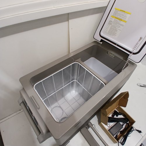 VEVOR PORTABLE REFRIGERATOR/FREEZER FOR CAR/TRUCK AND HOME - 58QT(55L) - GREY (MODEL: CF55) image 4