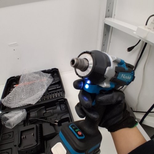 P-KOYEBOLT CORDLESS HIGH TORQUE IMPACT WRENCH KIT WITH 1 BATTERY- 21 V, 2300 RPM - TEAL AND BLACK image 2